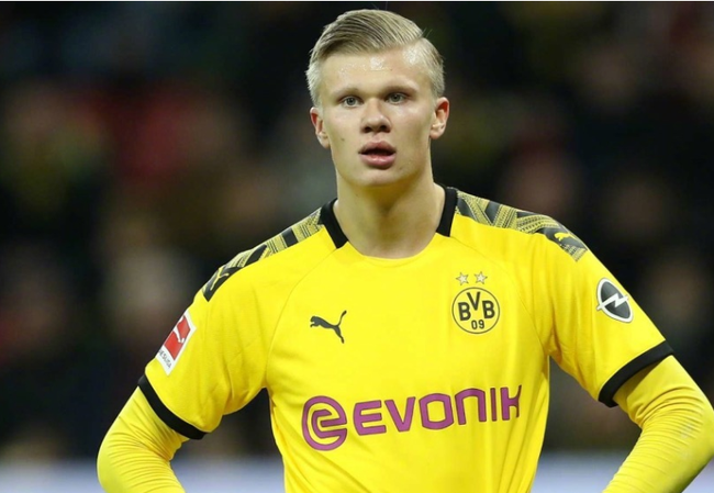 河南队球员尹鸿博宣布退役