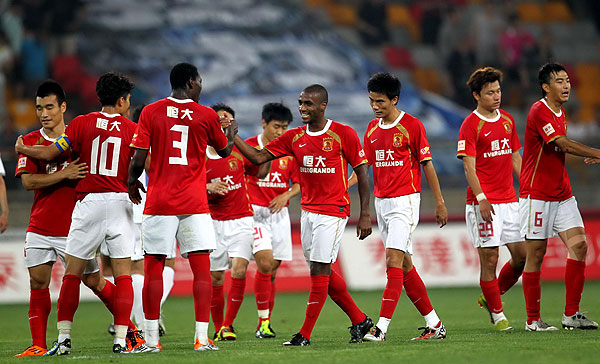 哈登生涯3次单场10+三分，与拉文和JR并列历史第四位