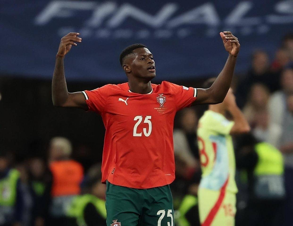 裁判负责人：米兰vs帕尔马的点球判罚正确，这很明显是点球