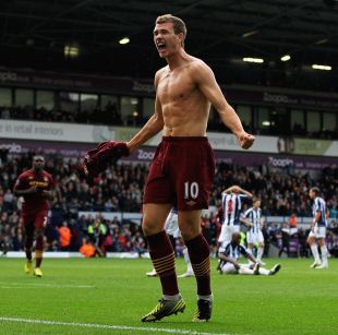 持续发力！萨林杰送长传 胡明轩助张昊上篮将分差拉开到20分以上