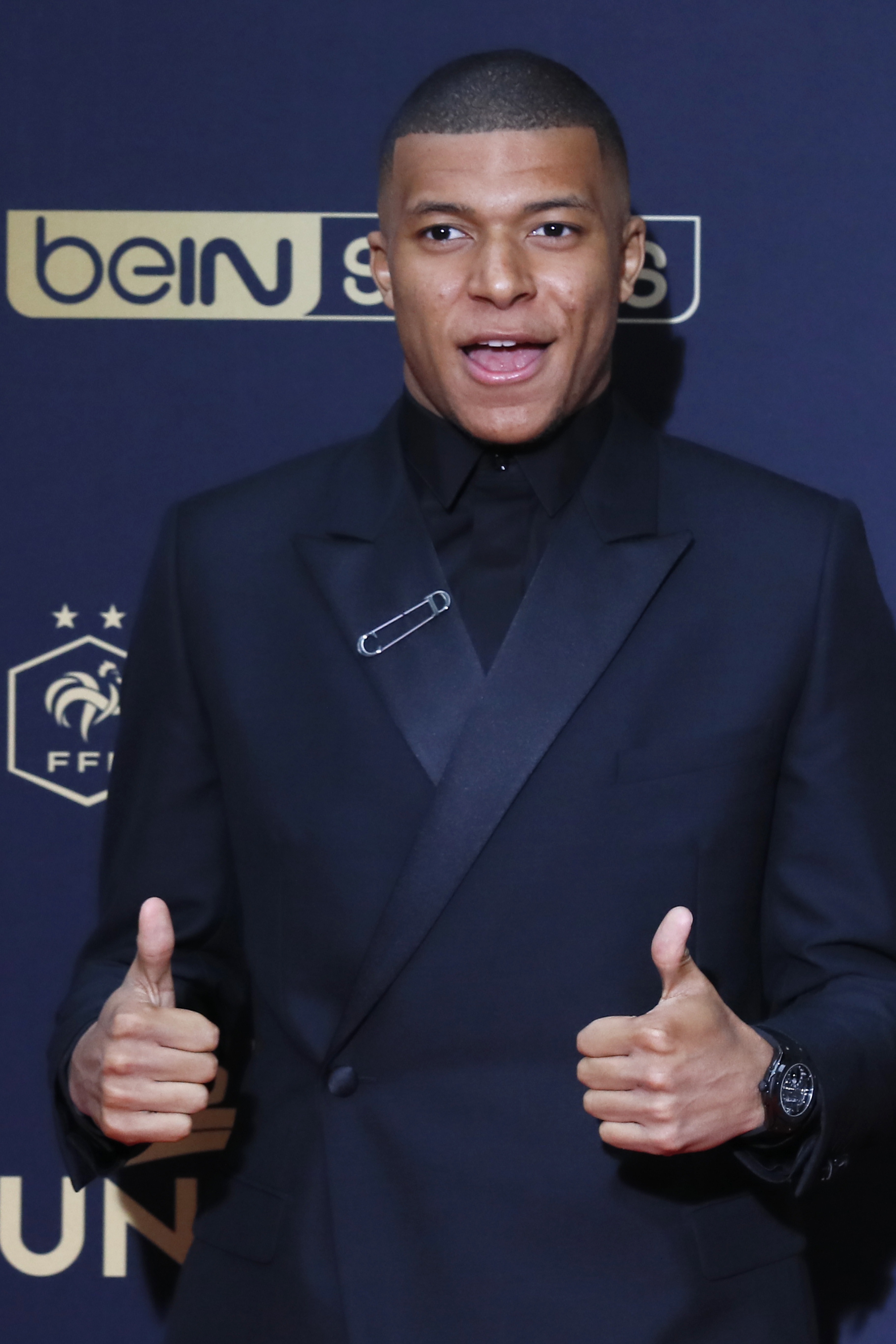 欧冠淘汰赛前瞻：巴黎对阵切尔西,